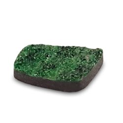 Uvarovite garnet free shape 1