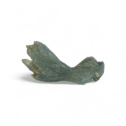 Serifos green quartz raw bow tie
